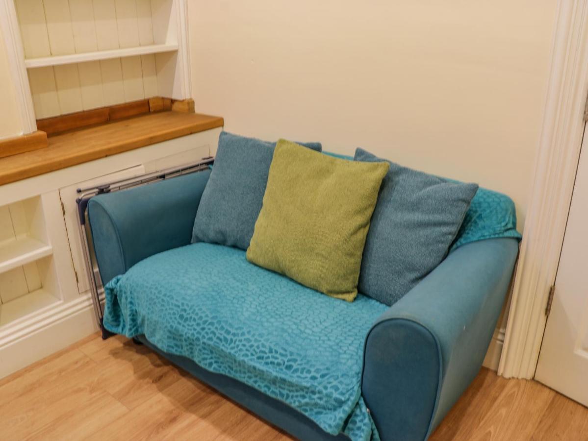 Apartment 6 Уитби Екстериор снимка