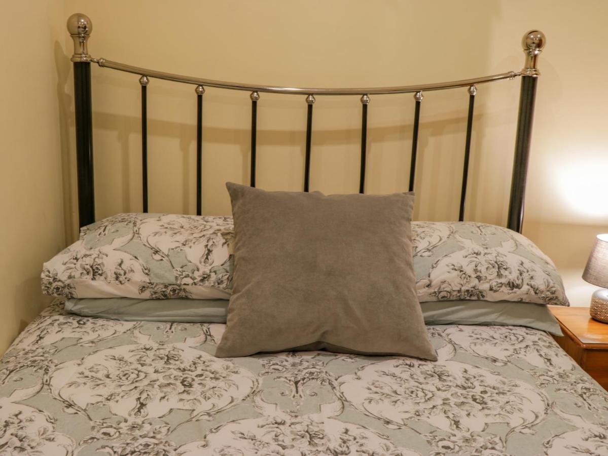 Apartment 6 Уитби Екстериор снимка