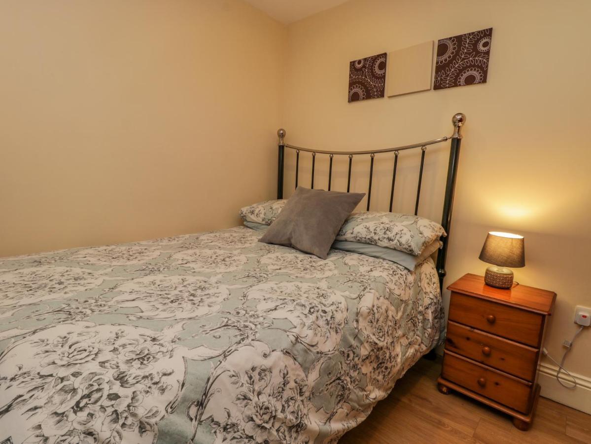 Apartment 6 Уитби Екстериор снимка